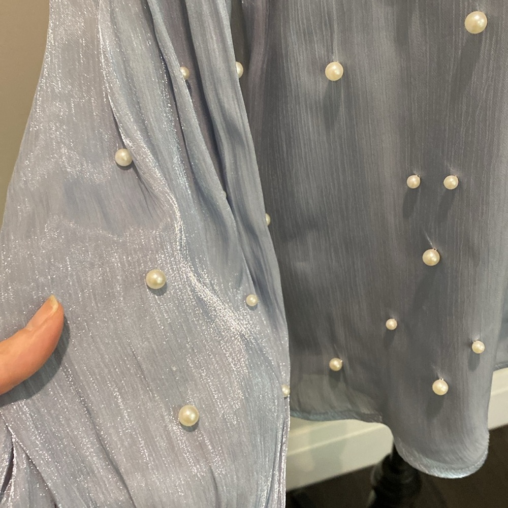 Pearl-Embellished Light Blue Long-Sleeve Women's Top - Picture 8 of 16